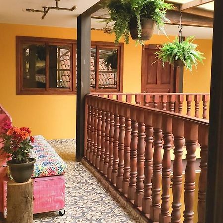 Hostal Casa Astromelia Богота Екстериор снимка