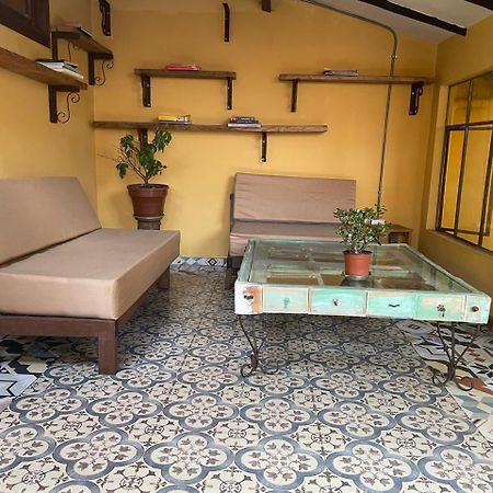 Hostal Casa Astromelia Богота Екстериор снимка