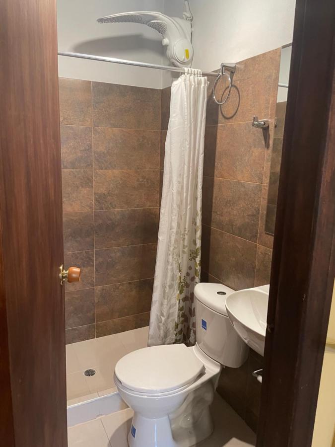Hostal Casa Astromelia Богота Екстериор снимка