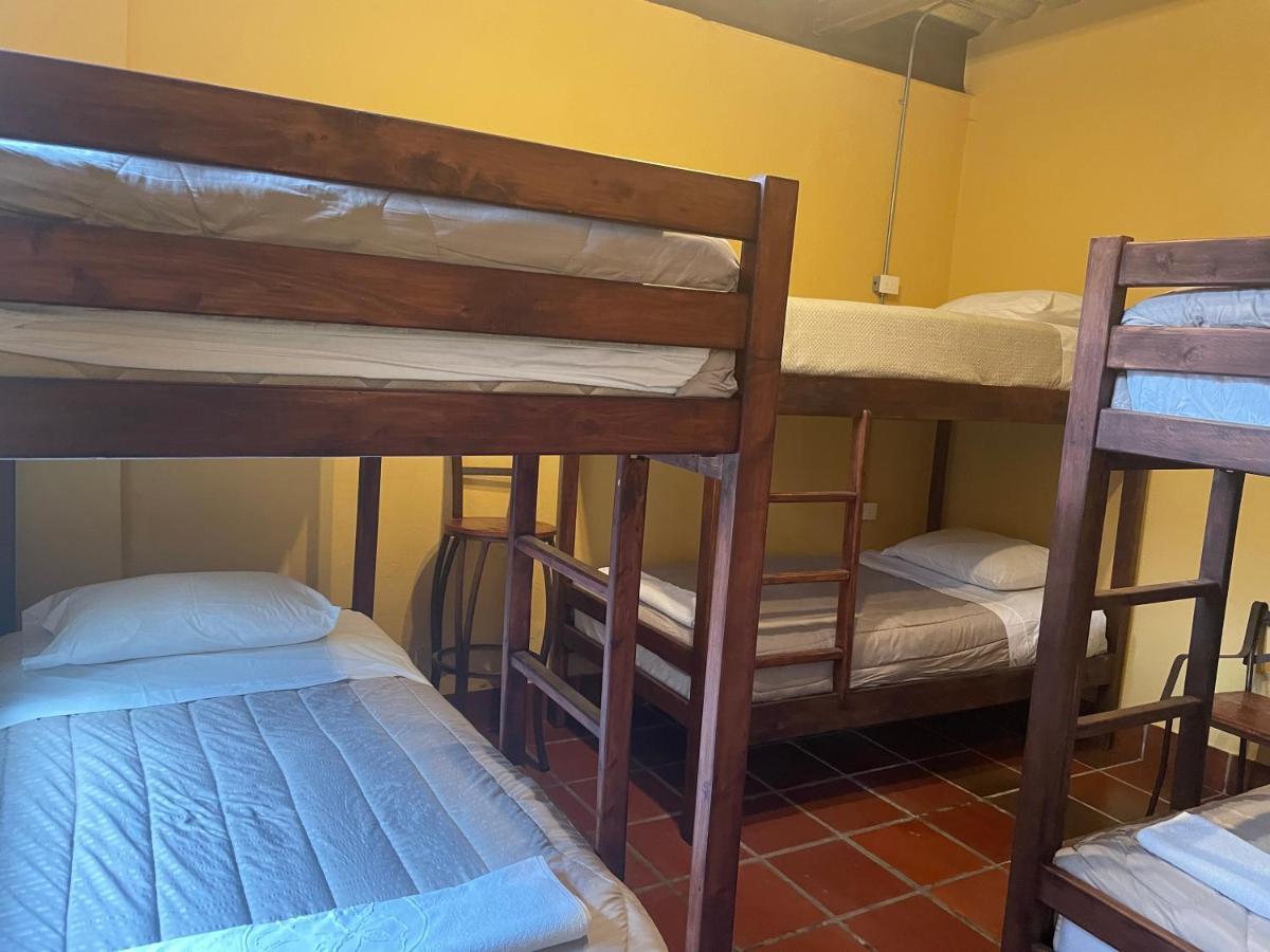 Hostal Casa Astromelia Богота Екстериор снимка