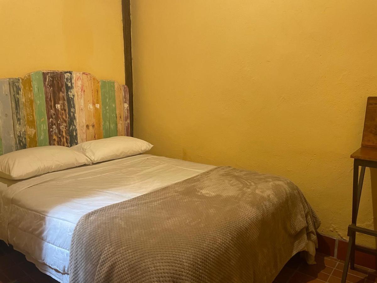 Hostal Casa Astromelia Богота Екстериор снимка