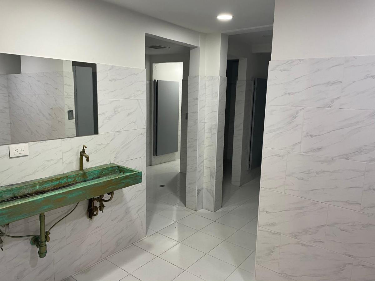 Hostal Casa Astromelia Богота Екстериор снимка