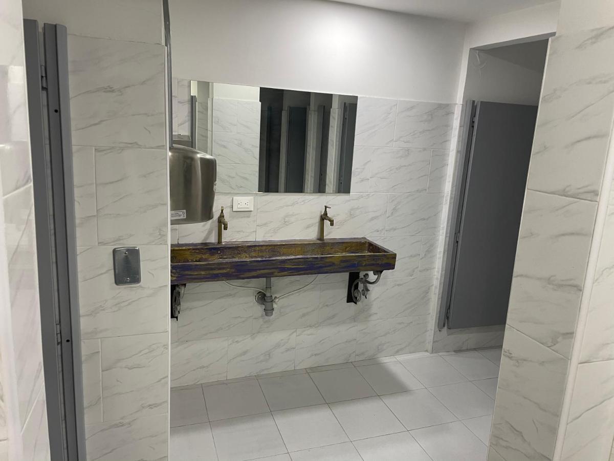 Hostal Casa Astromelia Богота Екстериор снимка