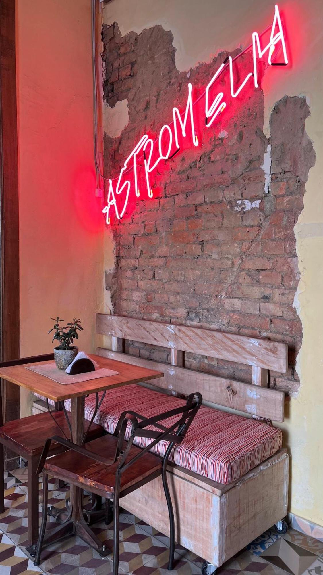 Hostal Casa Astromelia Богота Екстериор снимка
