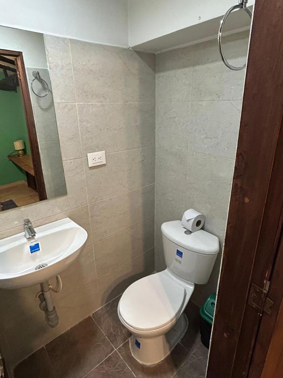 Hostal Casa Astromelia Богота Екстериор снимка